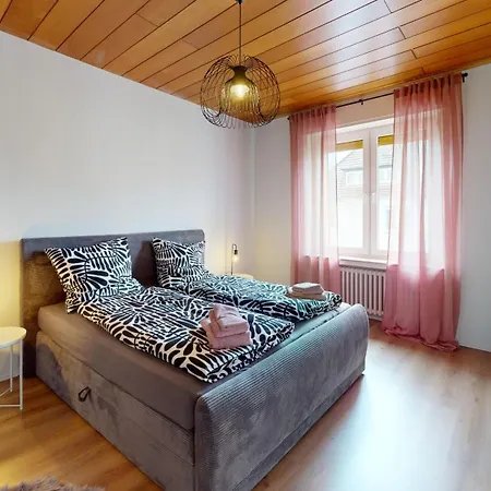 Altbauwohnung Im Ersten Og Mit Balkon Und Gartenblick * 帕德博恩